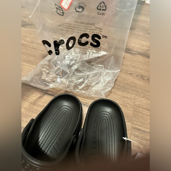 Size 11us crocs - Picture 5 of 7